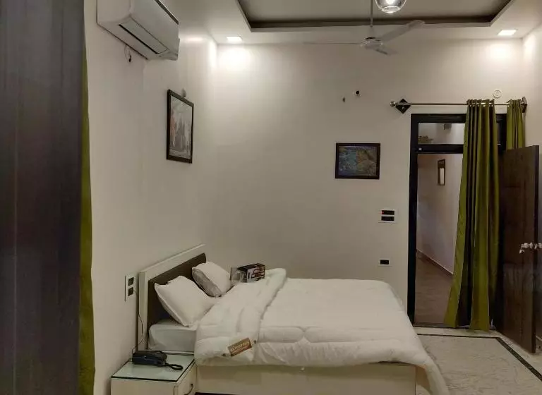 ホテル The Raarees Mountain View Cottage, Munnar   Nested In Nature S Lap