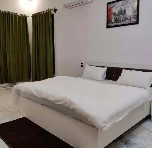 ホテル The Raarees Mountain View Cottage, Munnar   Nested In Nature S Lap