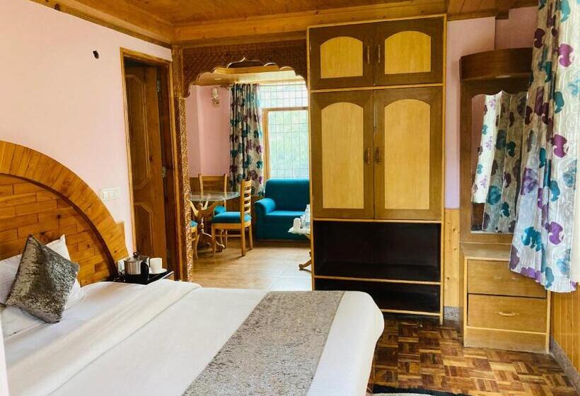 هتل Shobha Pine Grove