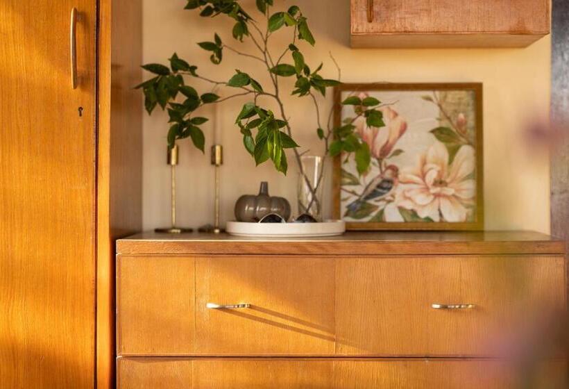 Hotel Sojourn With Nyoli 3bhk Villa