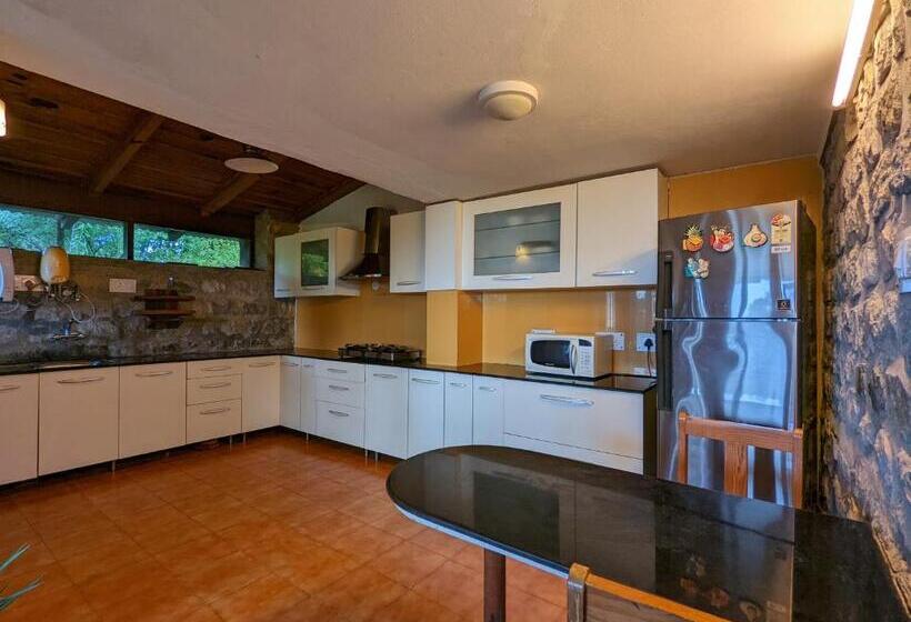 Hotel Sojourn With Nyoli 3bhk Villa