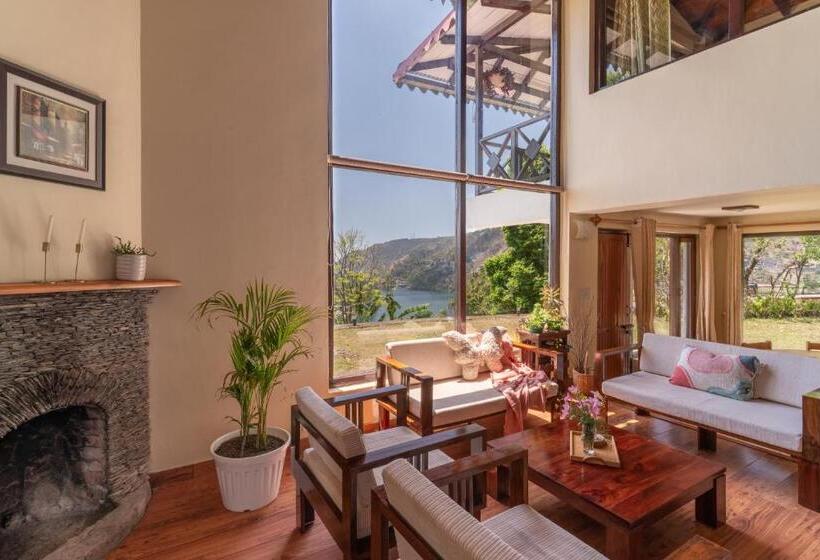 Hotel Sojourn With Nyoli 3bhk Villa