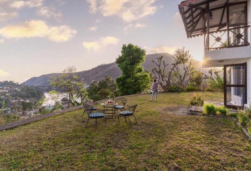 Hotel Sojourn With Nyoli 3bhk Villa