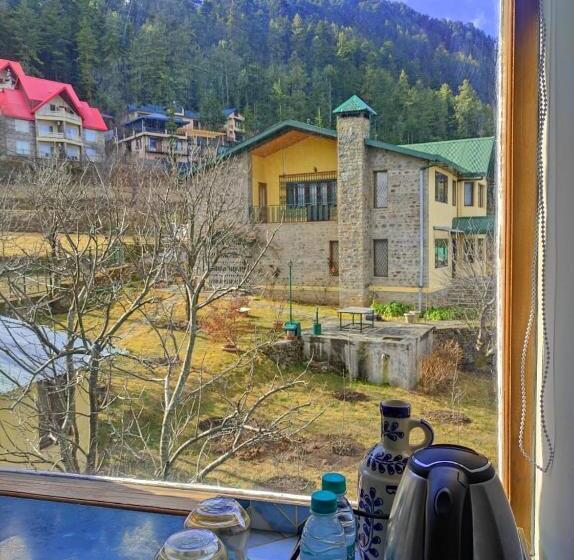 Hotel The Dancing Deer