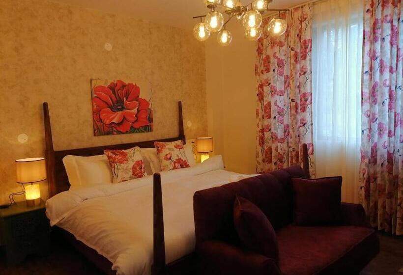 Hotel The Dancing Deer