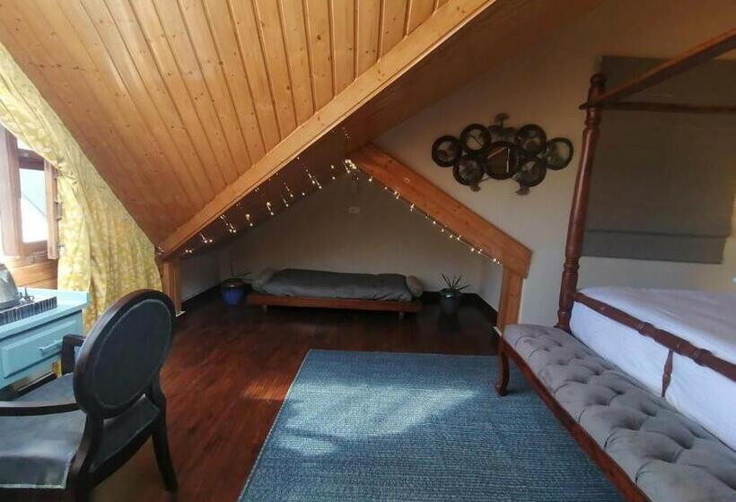 Hotel The Dancing Deer