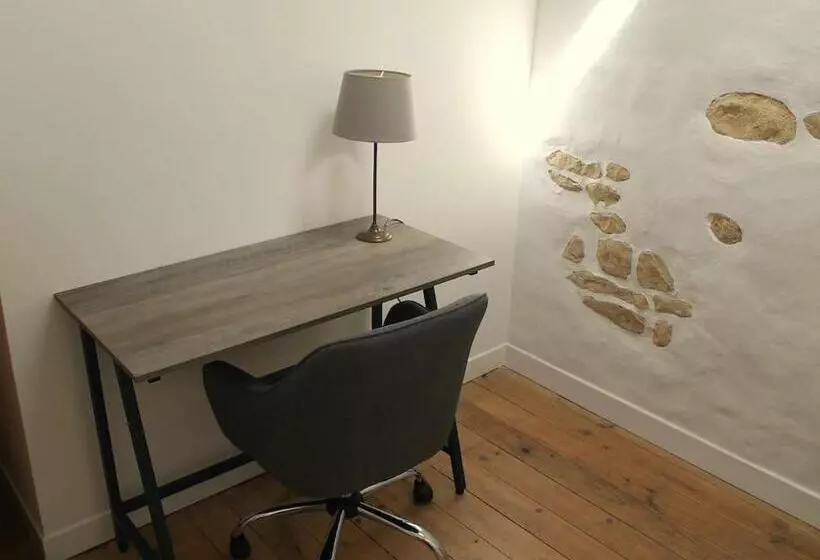 Hotelli Cha16   Nanteuil En Vallee   Touchbaudrand