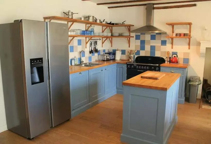 Hotelli Cha16   Nanteuil En Vallee   Touchbaudrand
