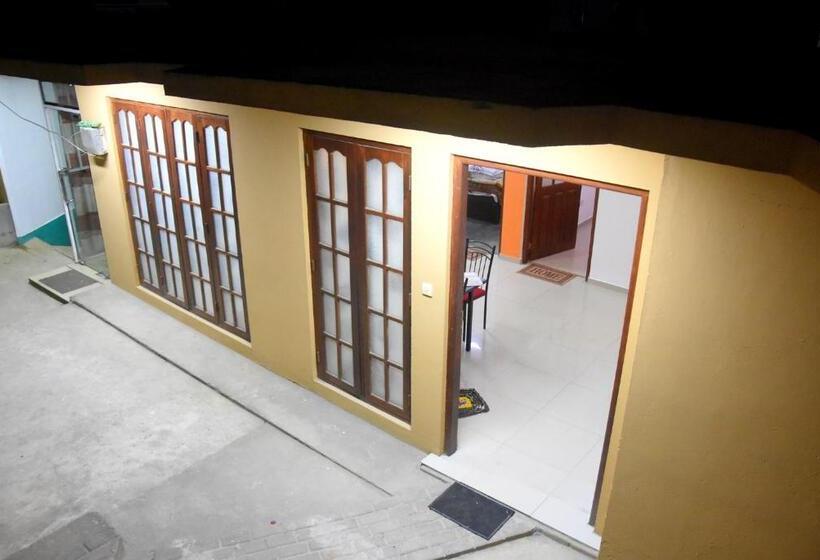 ペンション Brindha Room S