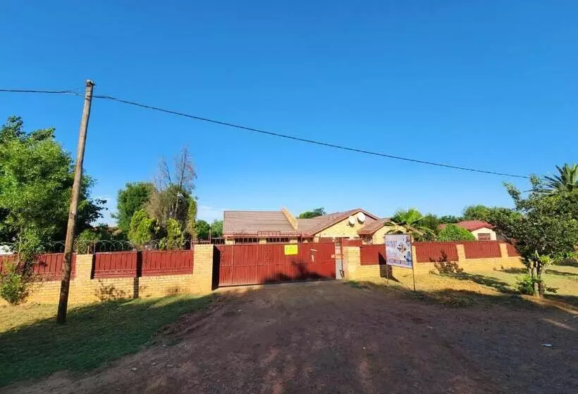 Majatalo Comfort Zone Guest House