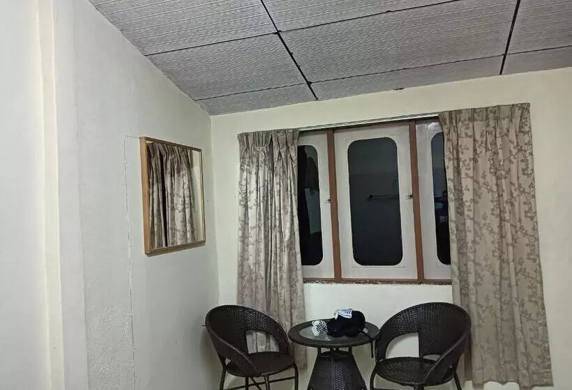 ペンション Sri Juliana Chalet