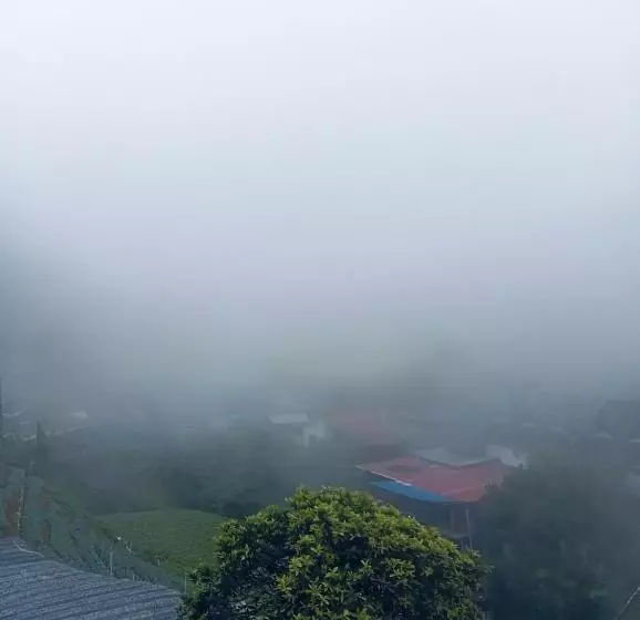 ペンション Sri Juliana Chalet