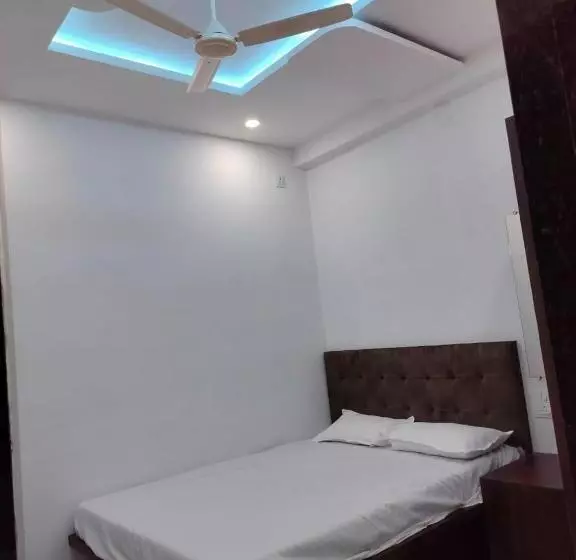 ペンション Swami Guest House