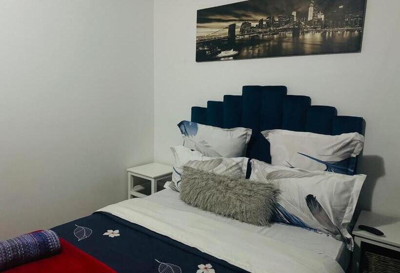 تختخواب و صبحانه Affordable Guest House In Mwobray