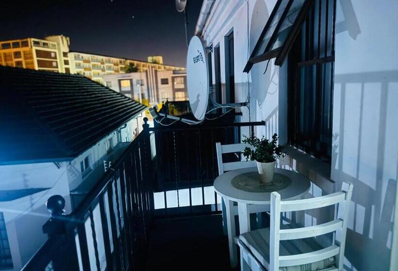 تختخواب و صبحانه Affordable Guest House In Mwobray