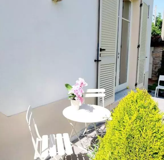 Aamiaismajoitus (B&B) Bee Home