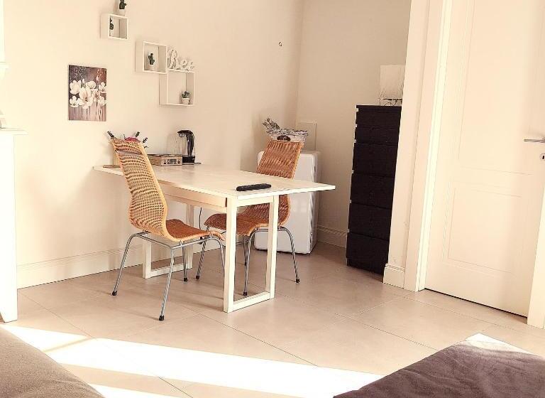 مبيت وإفطار Bee Home