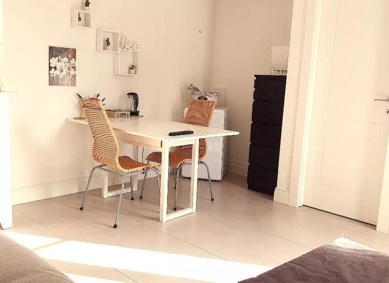 Aamiaismajoitus (B&B) Bee Home