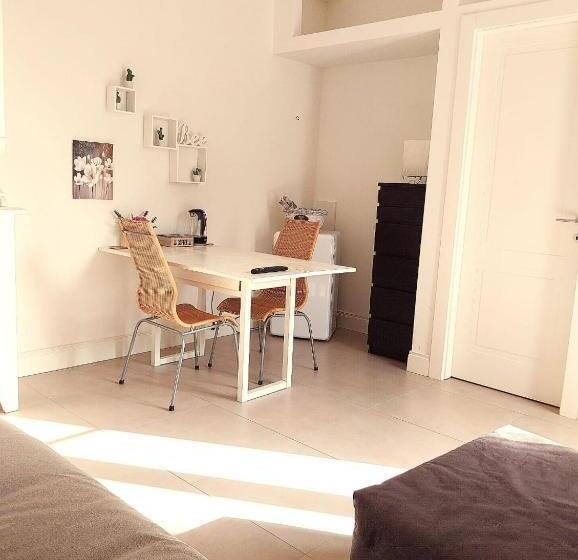 مبيت وإفطار Bee Home