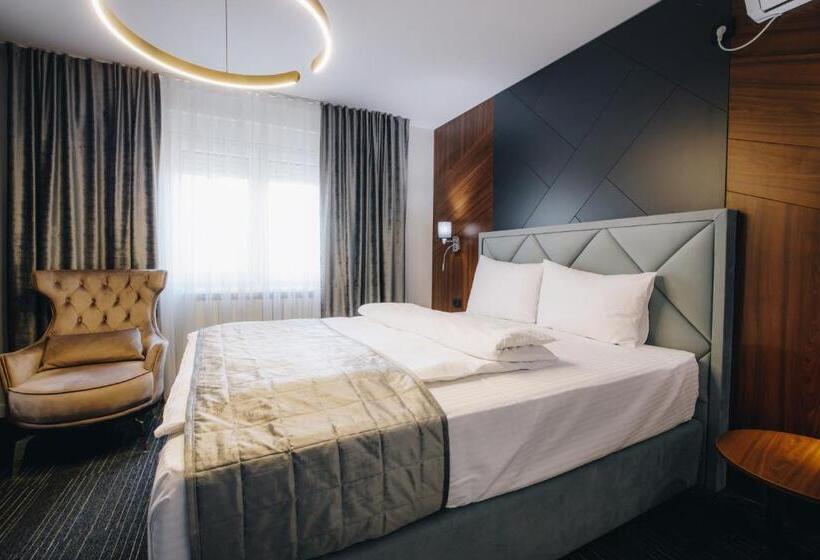 تختخواب و صبحانه Vila Radovics And Apartments