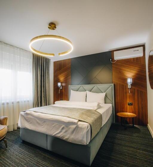 تختخواب و صبحانه Vila Radovics And Apartments