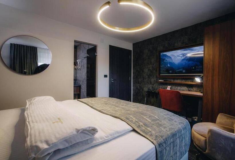 تختخواب و صبحانه Vila Radovics And Apartments