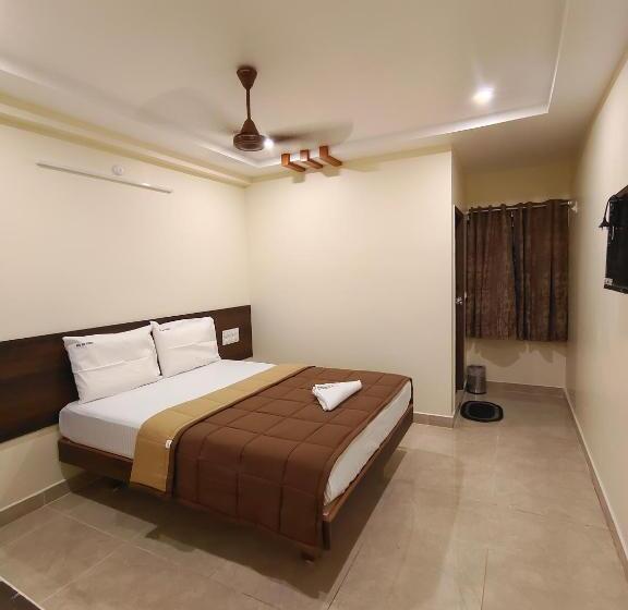 Отель Dkr Grand