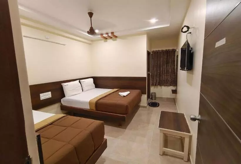 Hotelli Dkr Grand