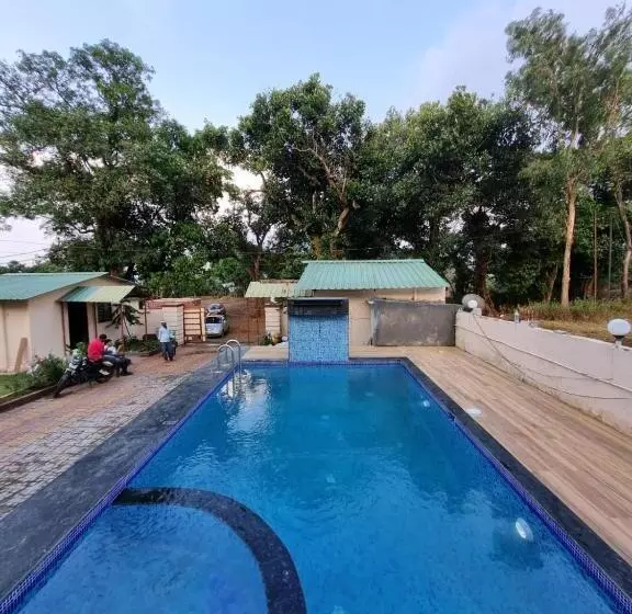 ホテル Swarnam Villa
