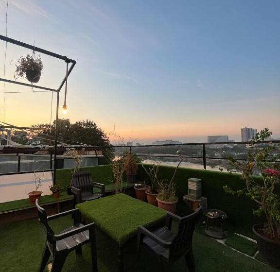 پانسیون Jacuzzi House With Private Terrace Ambiance