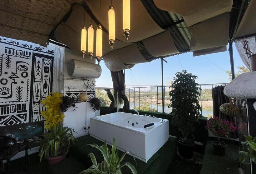 پانسیون Jacuzzi House With Private Terrace Ambiance