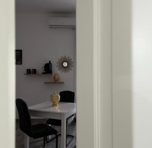 پانسیون Maquè Apartments