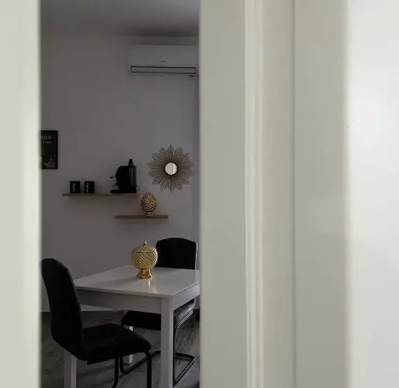 پانسیون Maquè Apartments