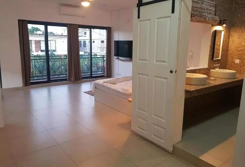 پانسیون Villas Rocher   Standard Suite 2b