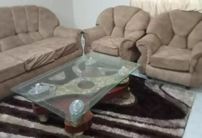 تختخواب و صبحانه Favoured Evamax