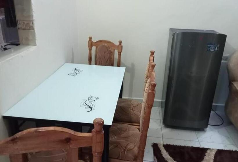 تختخواب و صبحانه Favoured Evamax