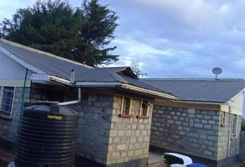 تختخواب و صبحانه Favoured Evamax