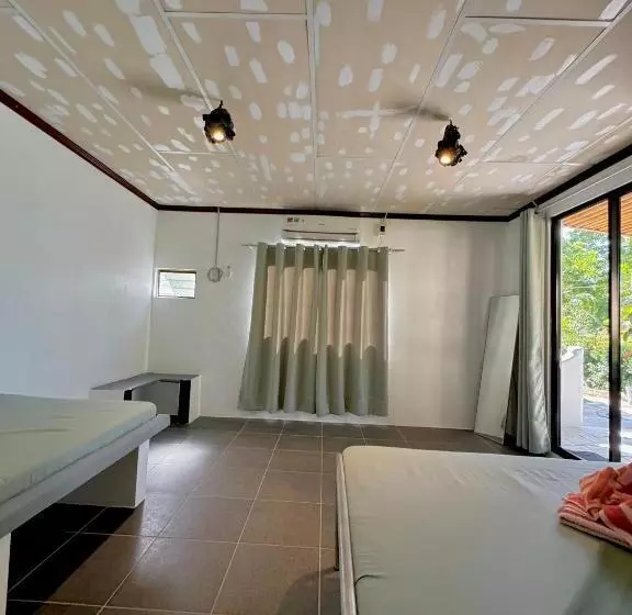 Green Garden Beach Resort, Sipalay