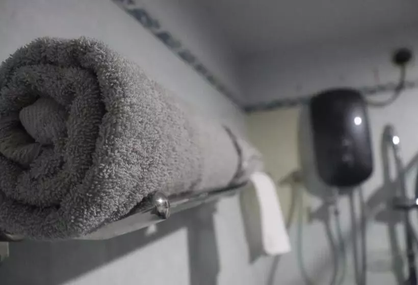 ホテル Bunga Raya Resort Parit Buntar