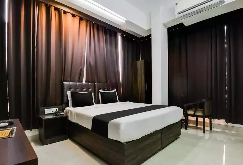هتل Collection O Usa Goa Beach Resort
