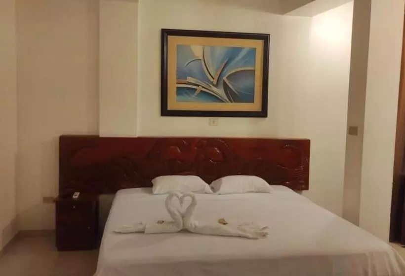 Hotel Doral Inn