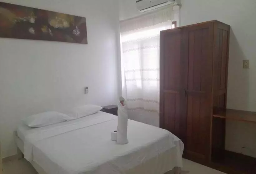 Hotel Doral Inn