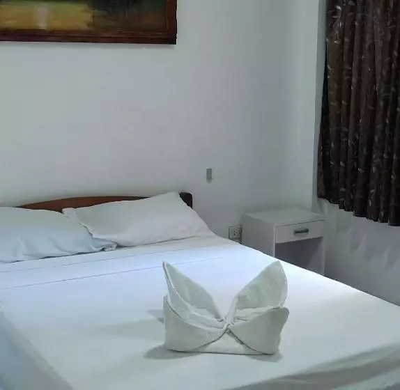 Hotel Doral Inn