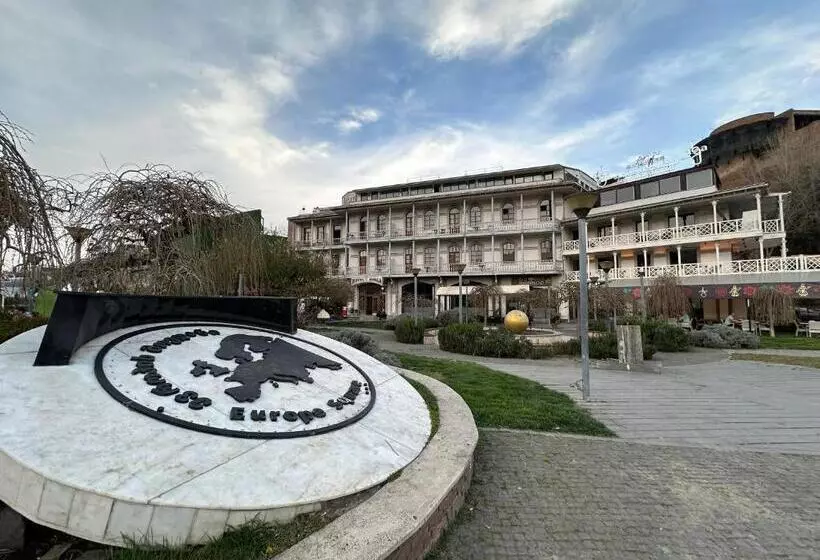 هتل Europe Plaza