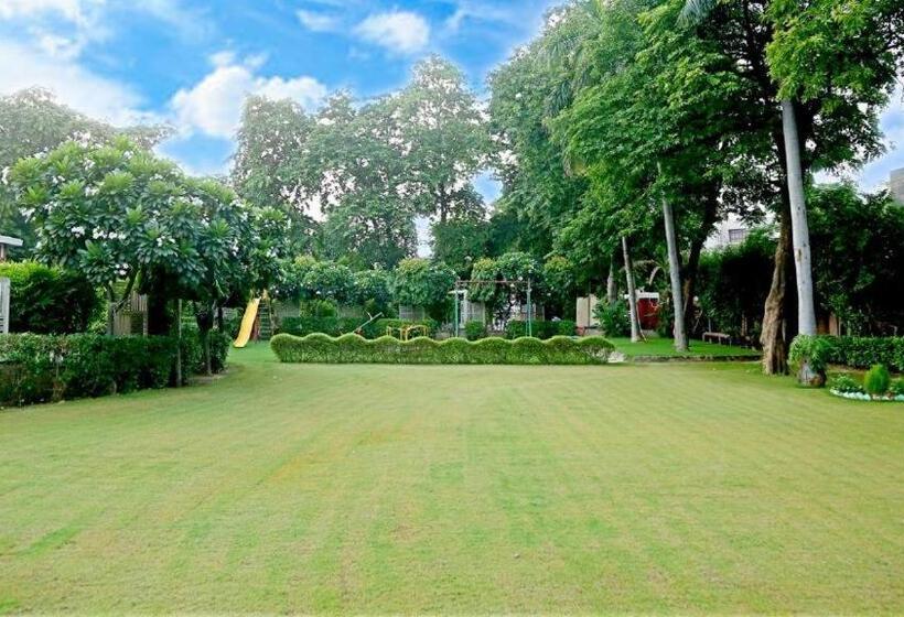 Hotel Goa Country Club