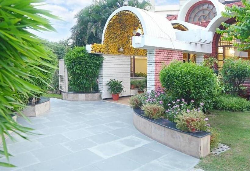 Hotel Goa Country Club