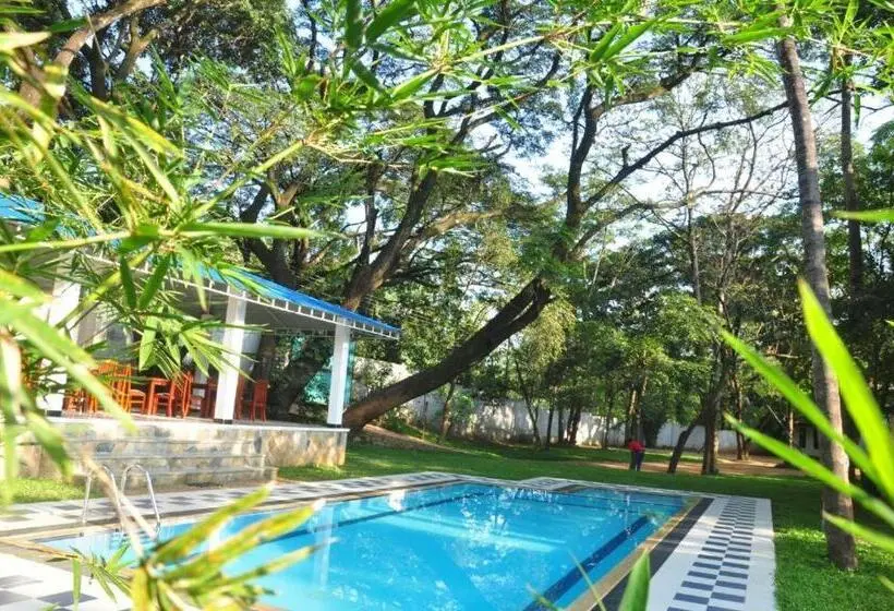 ホテル Grand Kalundawa Resort