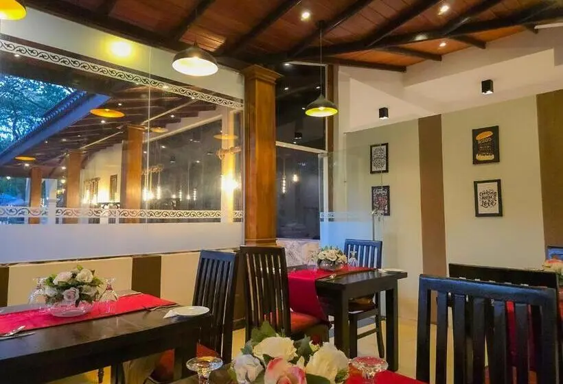 ホテル Grand Kalundawa Resort