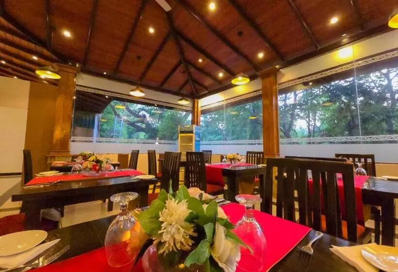 ホテル Grand Kalundawa Resort