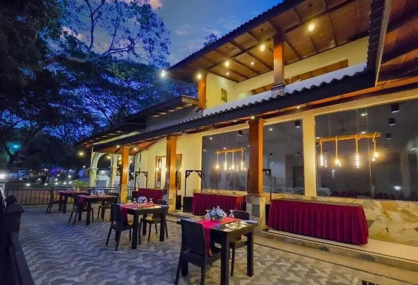 ホテル Grand Kalundawa Resort